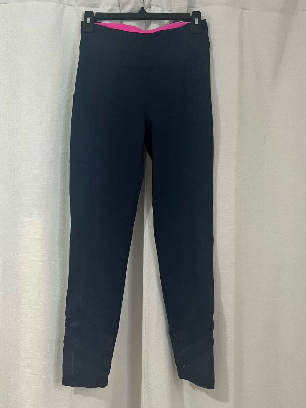 Lilly Pulitzer Luxletic Navy Leggings with Mesh Ankle Detail Medium